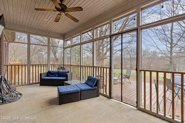 $399,999 | 769 Golden Pond Circle, Coldwater, MS 38618