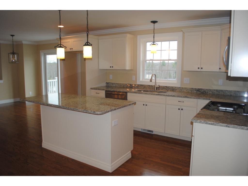 10 Beechwood Road Salem, NH 03079 - Photo 4 of 29 Gallery Image 4