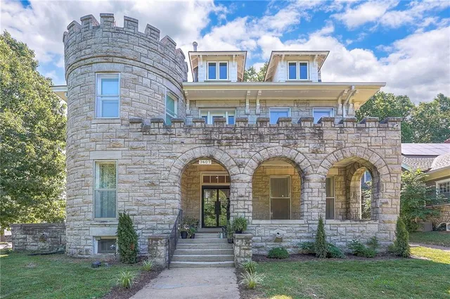 $775,000 | 3607 Pennsylvania Avenue, Kansas City, MO 64111