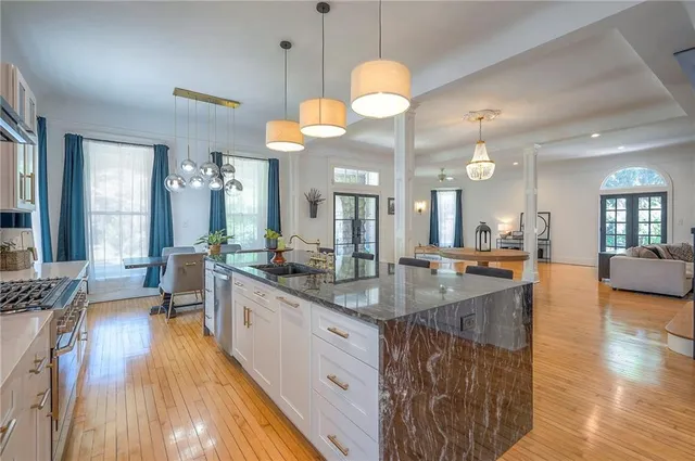 $775,000 | 3607 Pennsylvania Avenue, Kansas City, MO 64111