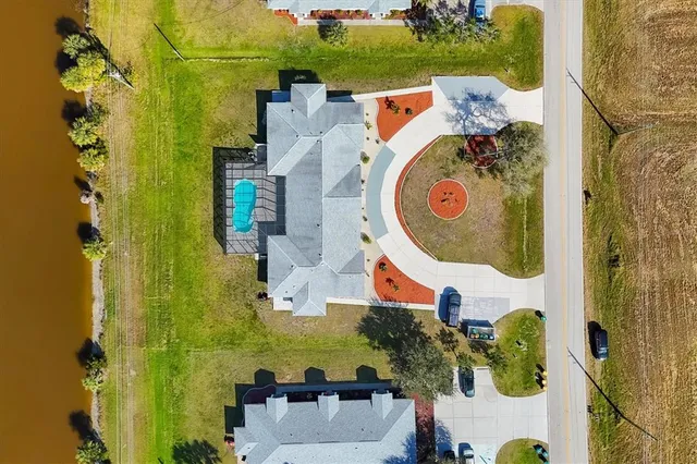 a view of a tennis court
