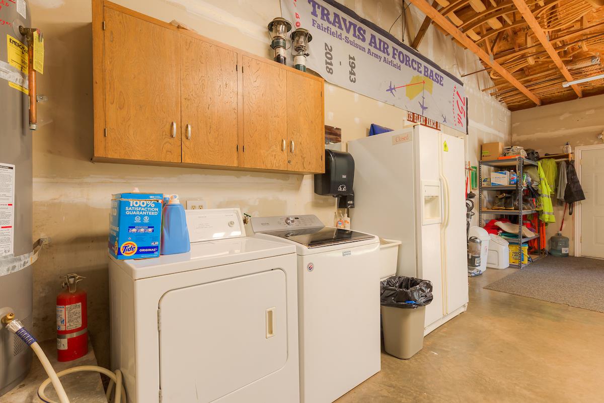 179 Elams Ranch Road Oroville, CA 95966 - Photo 15 of 52 a utility room with dryer and washer