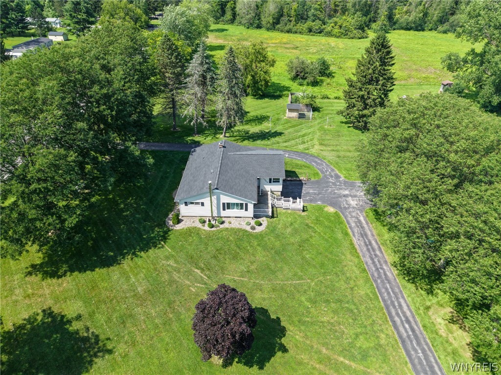 1359 Roberts Road Alabama, NY 14013 - Photo 4 of 33