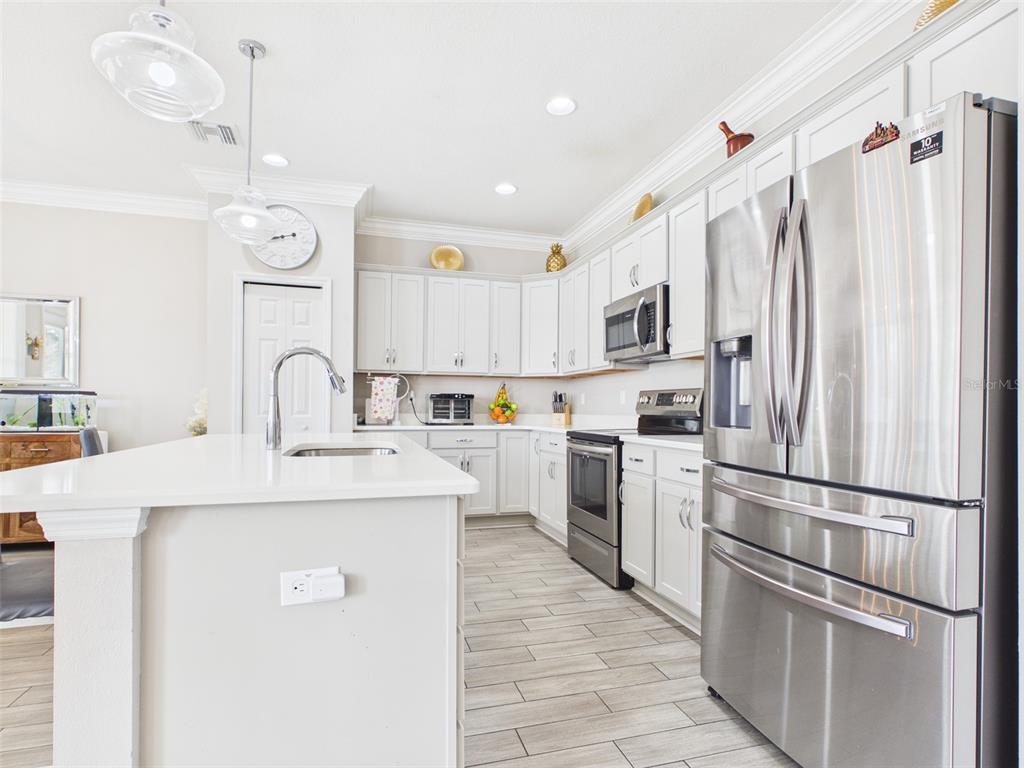 4590 Southwest 99th Street Ocala, FL 34476 - Photo 7 of 38