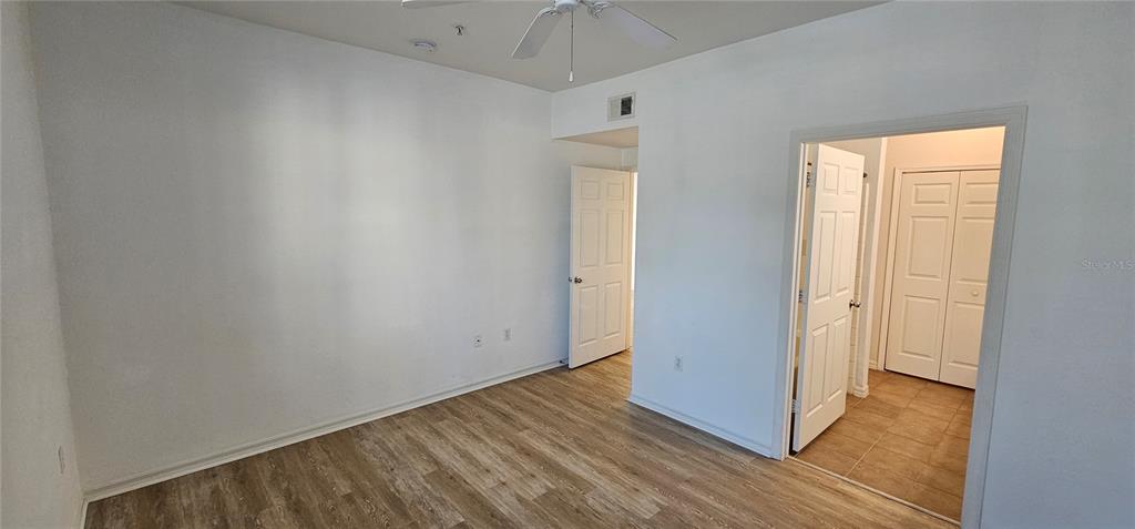 5581 Rosehill Road, Unit 104 Sarasota, FL 34233 - Photo 11 of 16