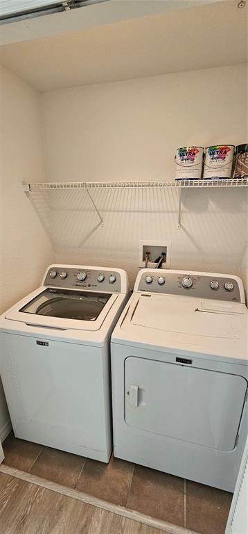 5581 Rosehill Road, Unit 104 Sarasota, FL 34233 - Photo 15 of 16