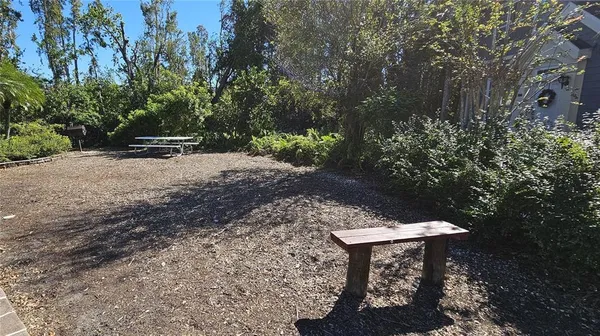 $1,695 | 5581 Rosehill Road, Unit 104, Sarasota, FL 34233