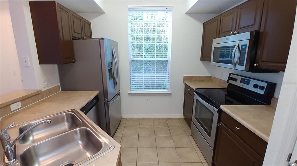 5581 Rosehill Road, Unit 104 Sarasota, FL 34233 - Photo 2 of 16