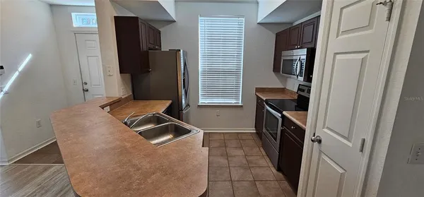 $1,695 | 5581 Rosehill Road, Unit 104, Sarasota, FL 34233