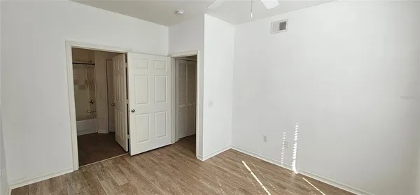 $1,695 | 5581 Rosehill Road, Unit 104, Sarasota, FL 34233