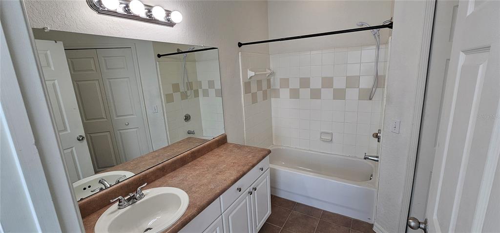 5581 Rosehill Road, Unit 104 Sarasota, FL 34233 - Photo 8 of 16