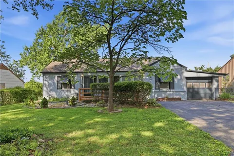 $249,900 | 8816 Daniel Boone Road, Kansas City, MO 64114