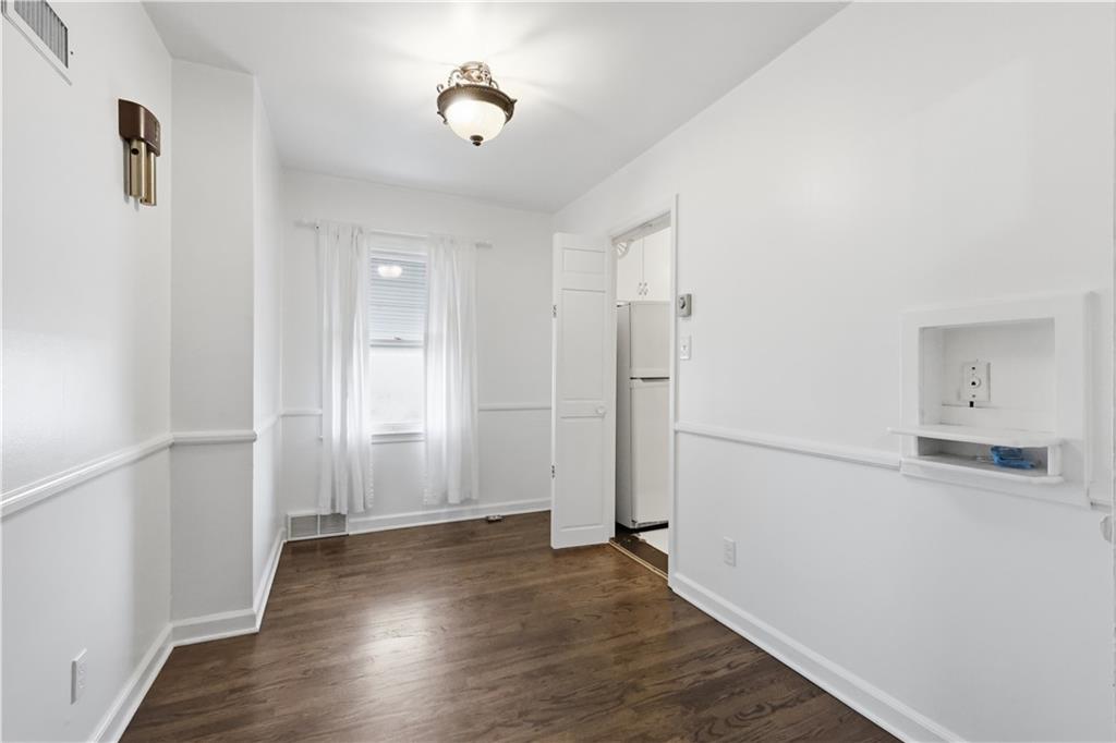 8816 Daniel Boone Road Kansas City, MO 64114 - Photo 12 of 28