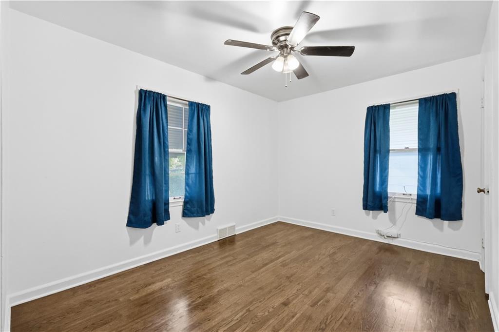8816 Daniel Boone Road Kansas City, MO 64114 - Photo 13 of 28