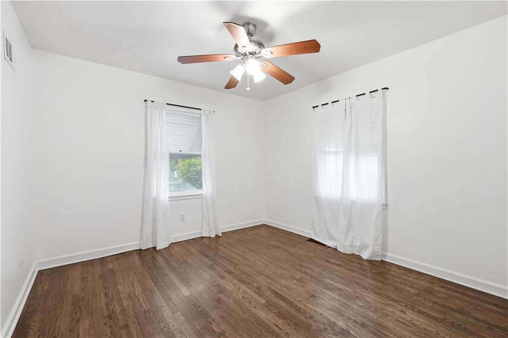 8816 Daniel Boone Road Kansas City, MO 64114 - Photo 15 of 28
