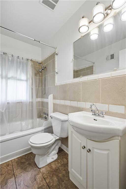 8816 Daniel Boone Road Kansas City, MO 64114 - Photo 23 of 28