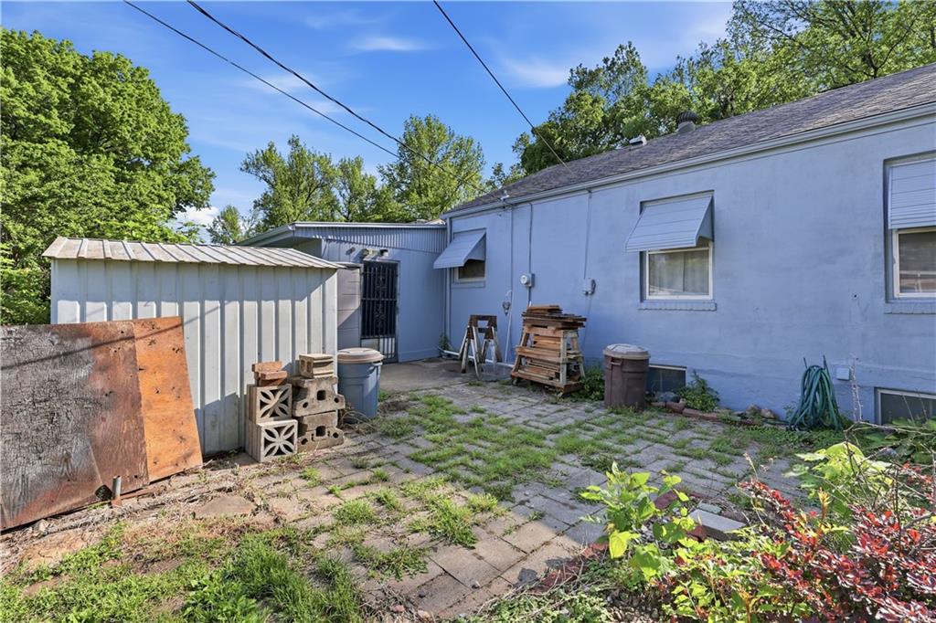 8816 Daniel Boone Road Kansas City, MO 64114 - Photo 26 of 28