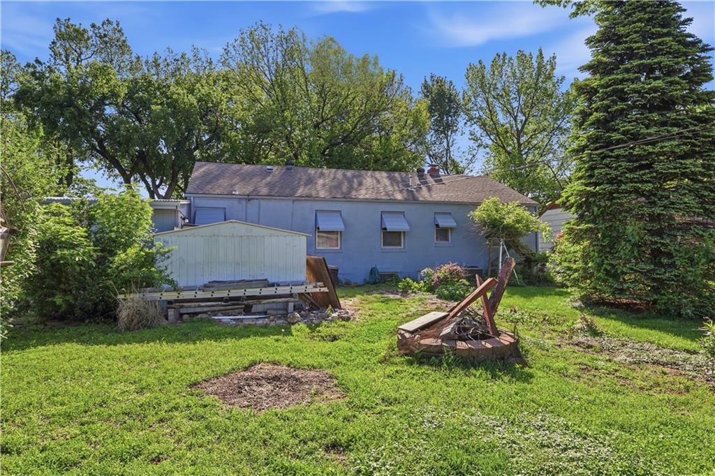 8816 Daniel Boone Road Kansas City, MO 64114 - Photo 27 of 28