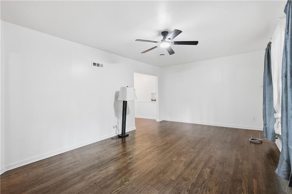 8816 Daniel Boone Road Kansas City, MO 64114 - Photo 4 of 28