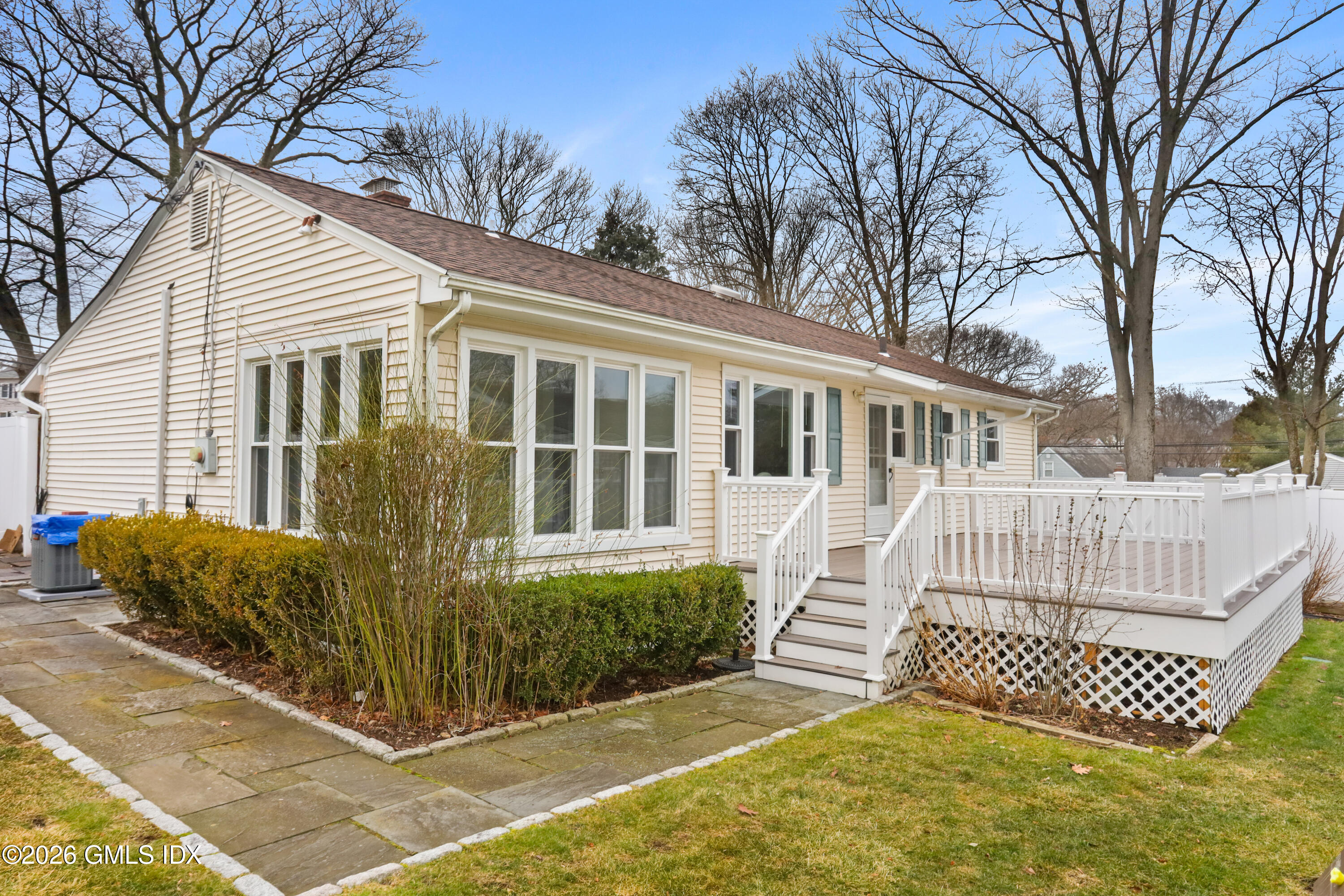 45 Sound Beach Ave Extension Riverside, CT 06878 - Photo 23 of 31 028