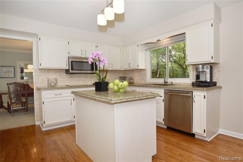 1069 Springwood Lane Rochester Hills, MI 48309 - Photo 11 of 37
