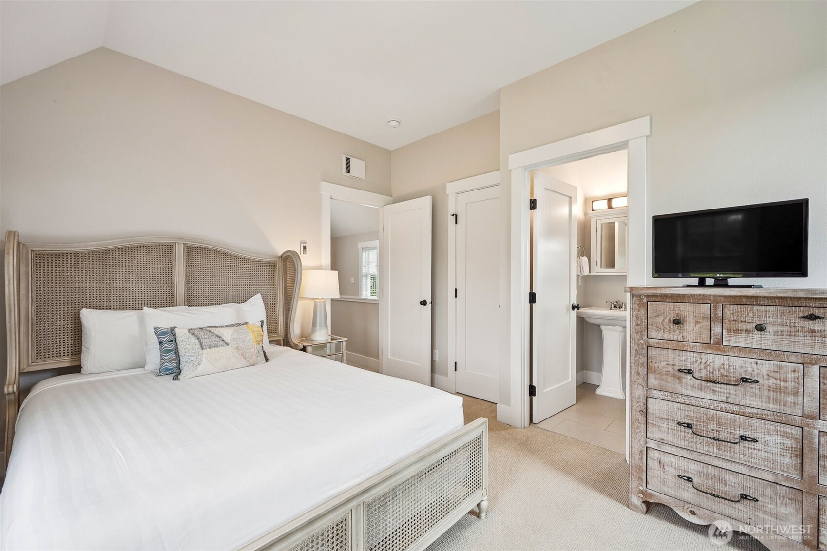 74 Flash Lane Pacific Beach, WA 98571 - Photo 18 of 34