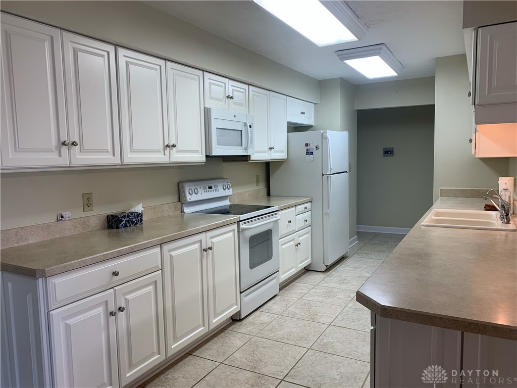 580 Basil Street Springboro, OH 45066 - Photo 8 of 23 Gallery Image 8