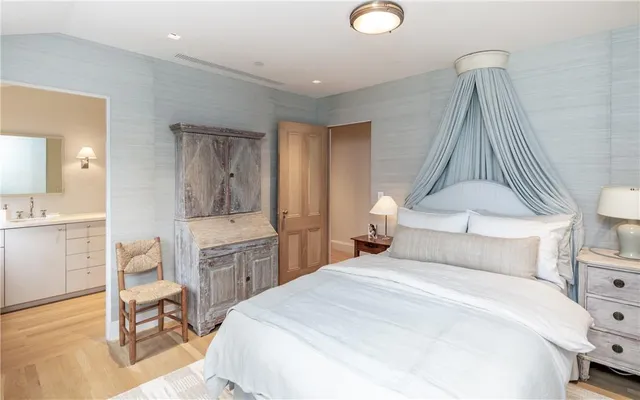 $175,000 | 45 Ram Island Drive, Southampton, NY 11968