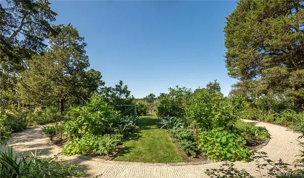 $300,000 | 45 Ram Island Drive, Southampton, NY 11968