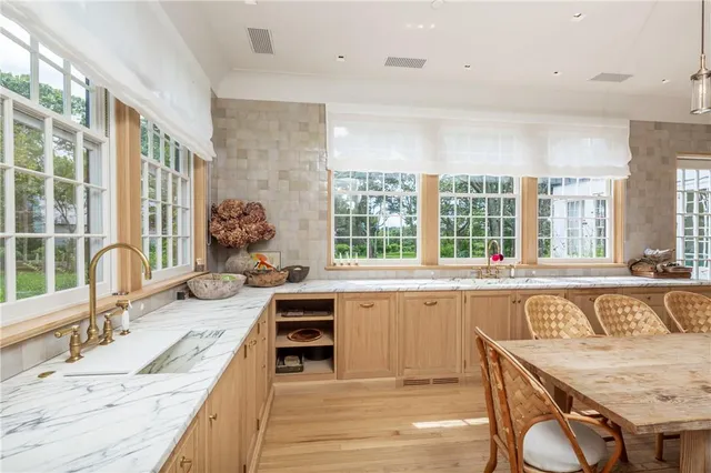 $175,000 | 45 Ram Island Drive, Southampton, NY 11968