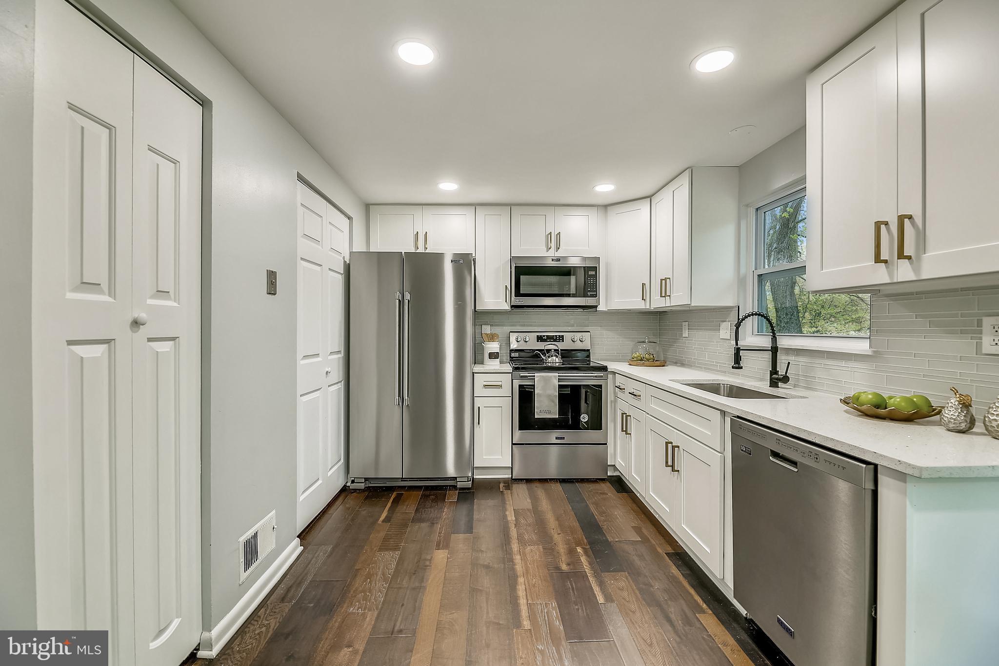 3303 Heidi Lane Springdale, MD 20721 - Photo 1 of 20 Kitchen