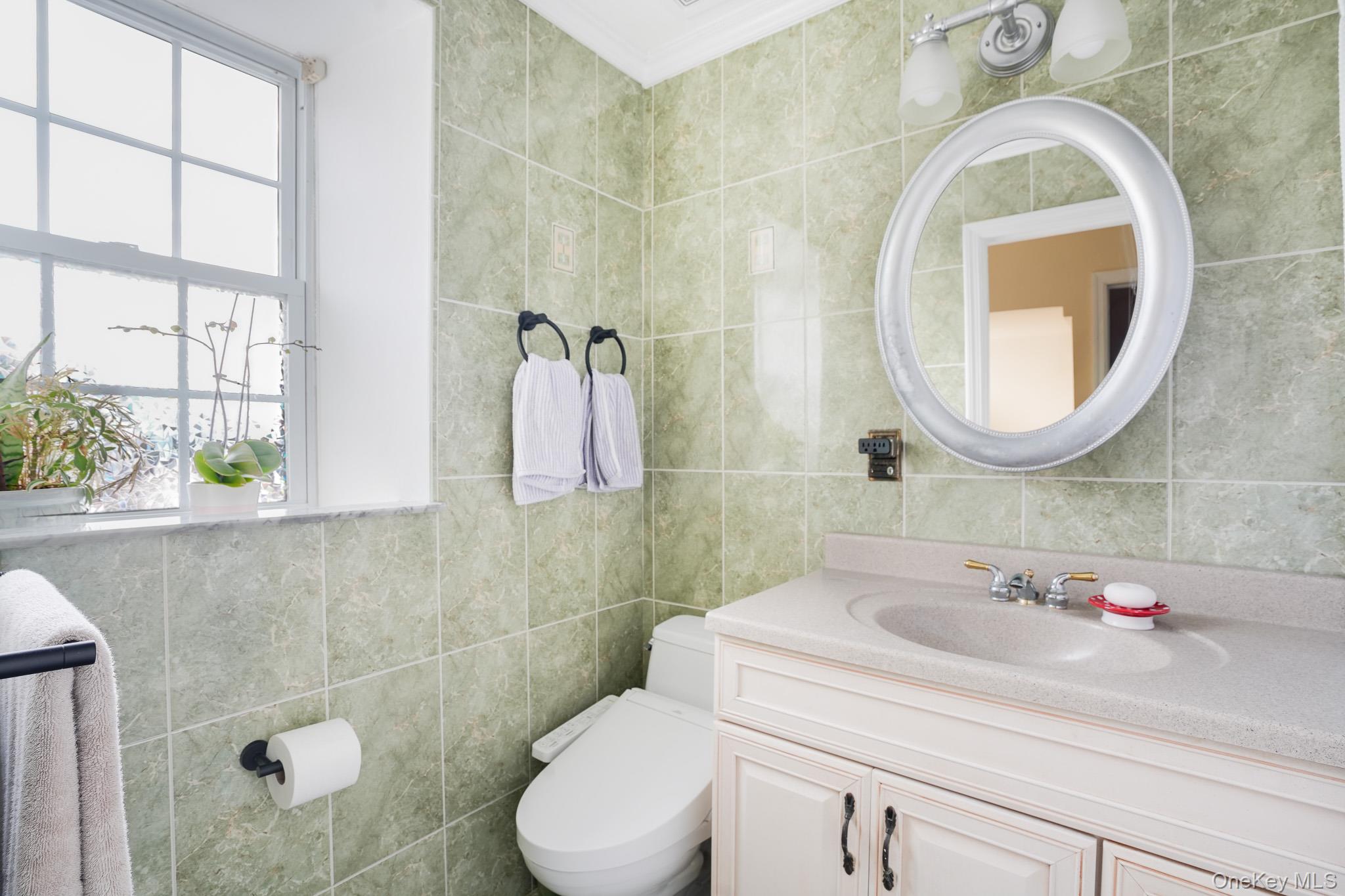 645 Gardnertown Road Newburgh, NY 12550 - Photo 17 of 38 Second floor full bathroom