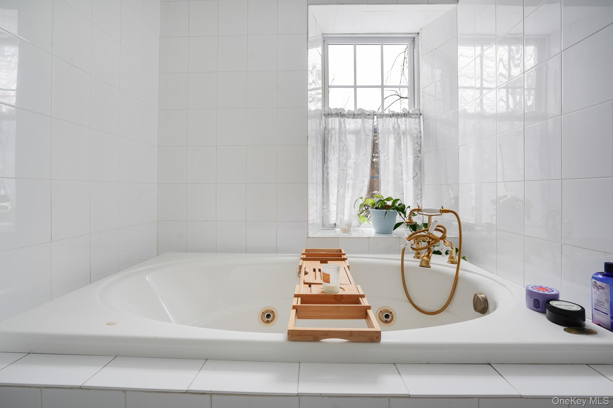 645 Gardnertown Road Newburgh, NY 12550 - Photo 24 of 38 Primary bathroom with soaking tub
