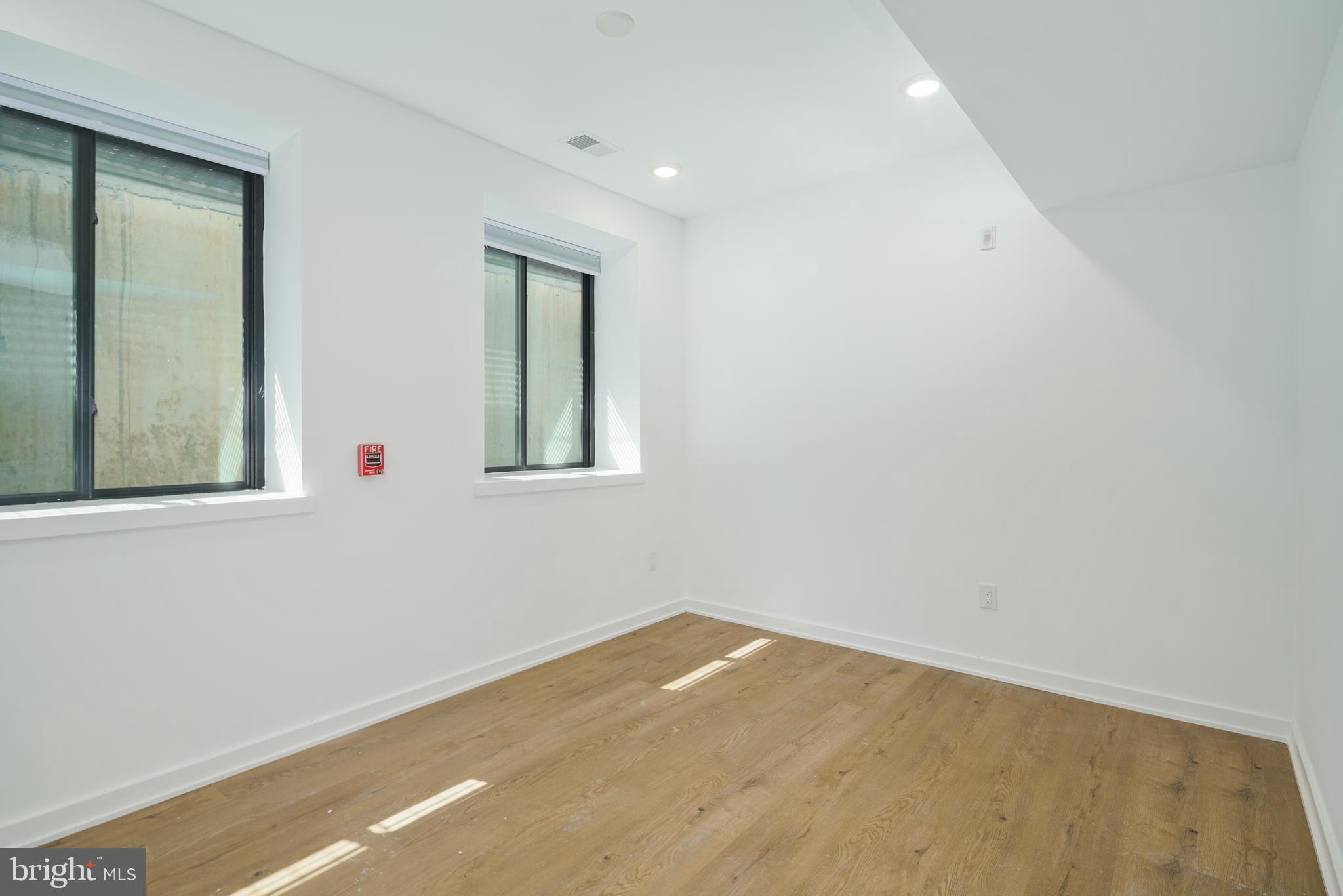 610 Moore Street, Unit 101 Philadelphia, PA 19148 - Photo 11 of 24