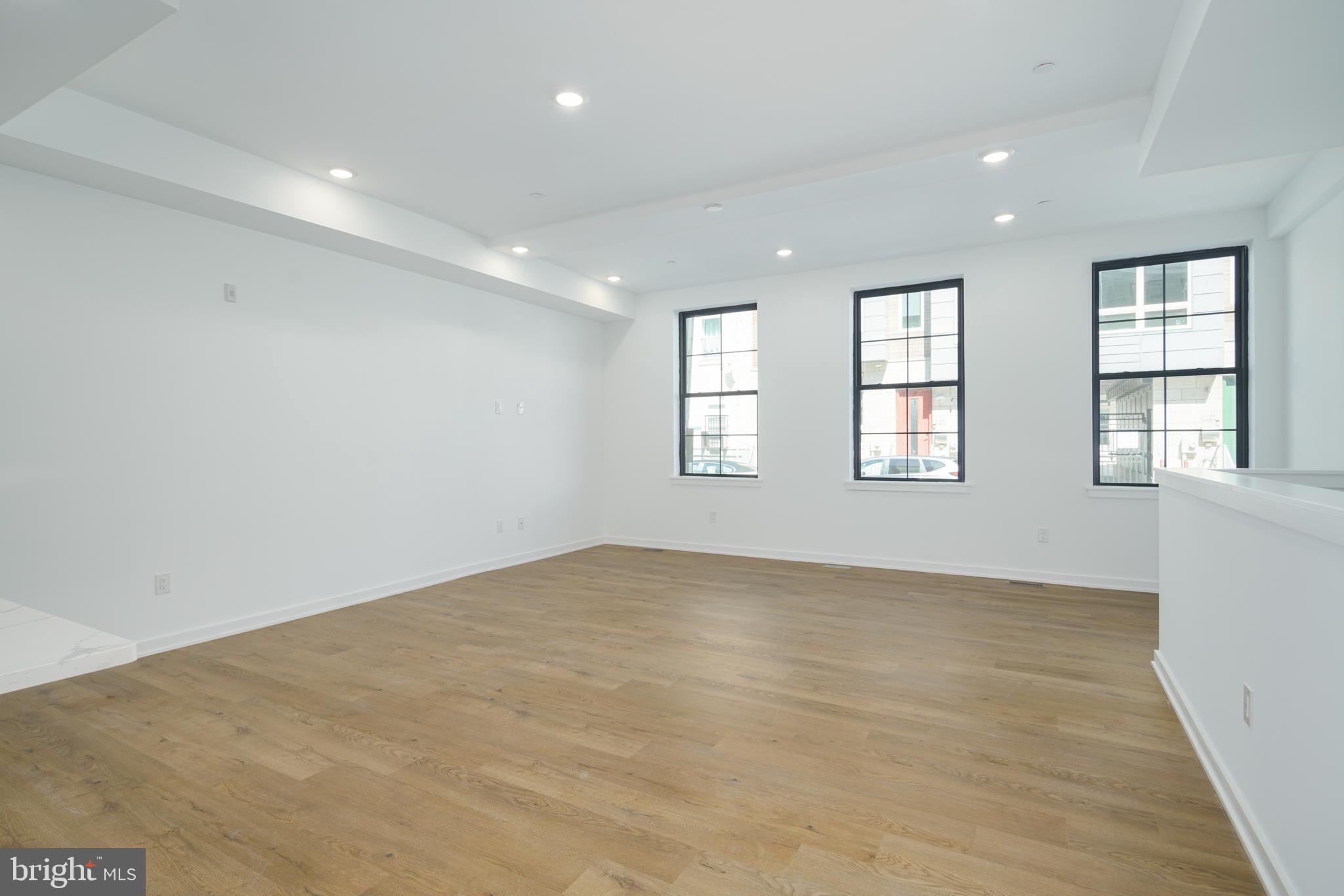 610 Moore Street, Unit 101 Philadelphia, PA 19148 - Photo 4 of 24
