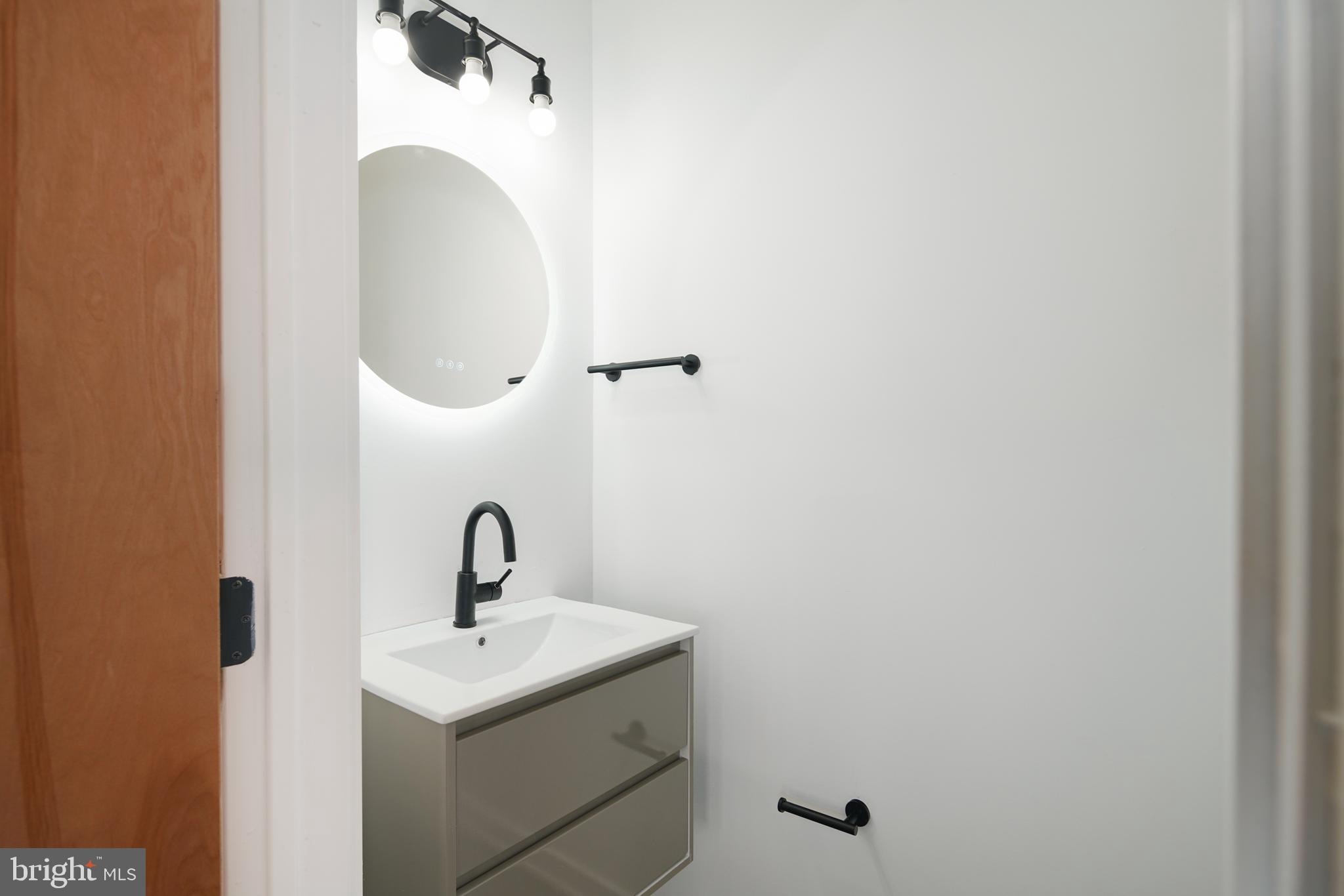 610 Moore Street, Unit 101 Philadelphia, PA 19148 - Photo 7 of 24