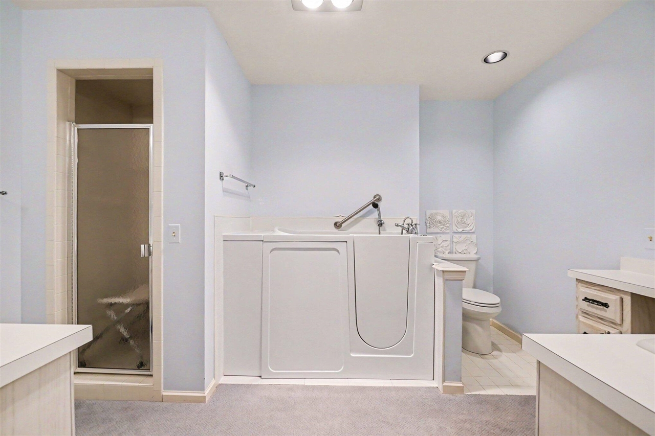 640 Cascade Hills-Ridge Southeast Grand Rapids, MI 49546 - Photo 18 of 35