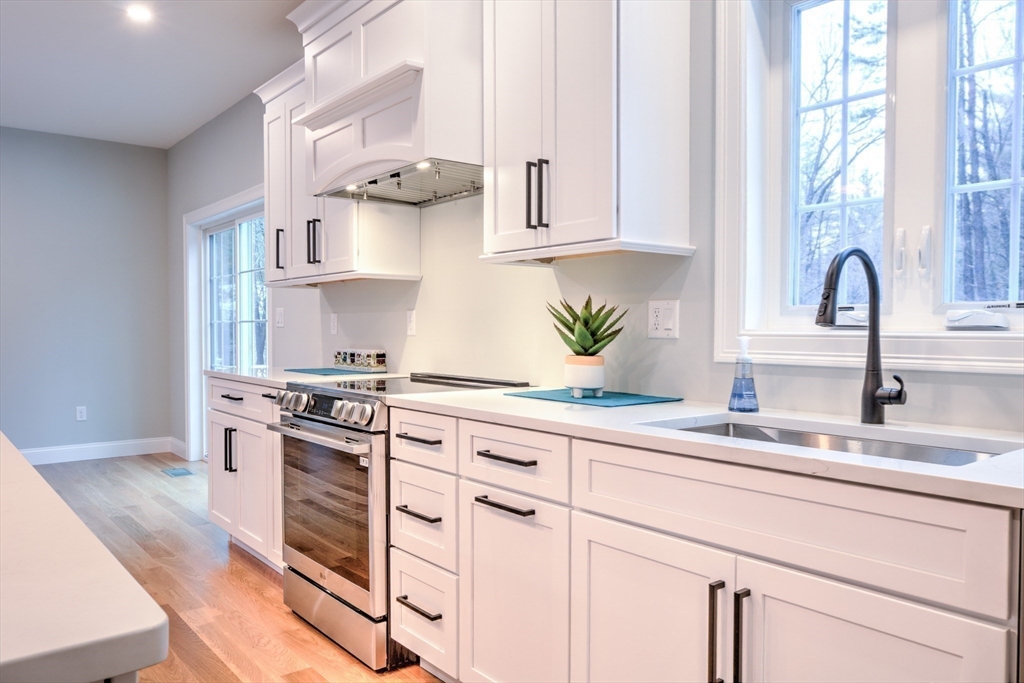 344 B Hampshire Road Methuen, MA 01844 - Photo 11 of 39