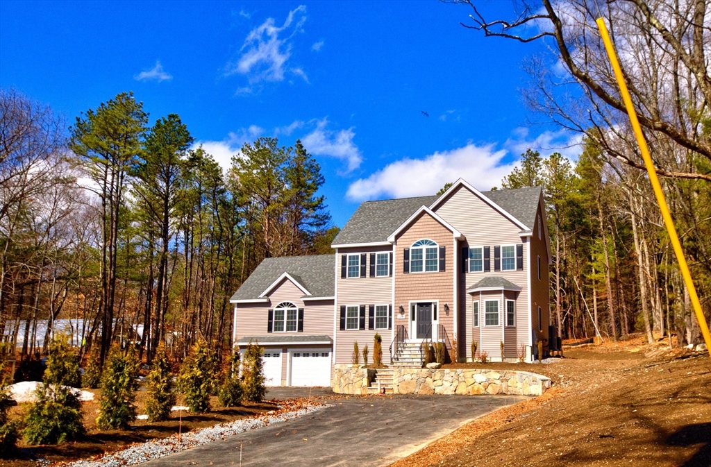 344 B Hampshire Road Methuen, MA 01844 - Photo 2 of 39