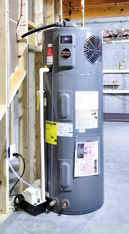 344 B Hampshire Road Methuen, MA 01844 - Photo 38 of 39