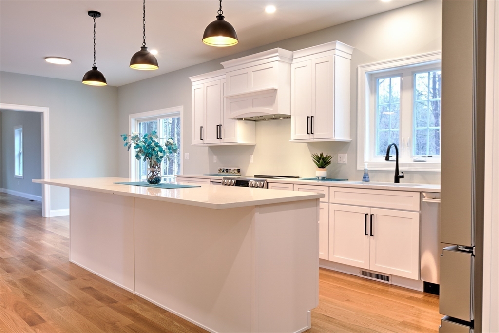 344 B Hampshire Road Methuen, MA 01844 - Photo 7 of 39