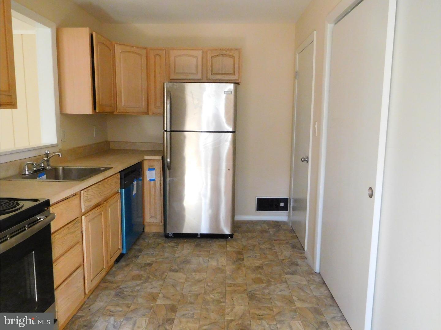 30 New Bridge Road, Unit E Ocean View, NJ 08230 - Photo 8 of 25 Kitchen