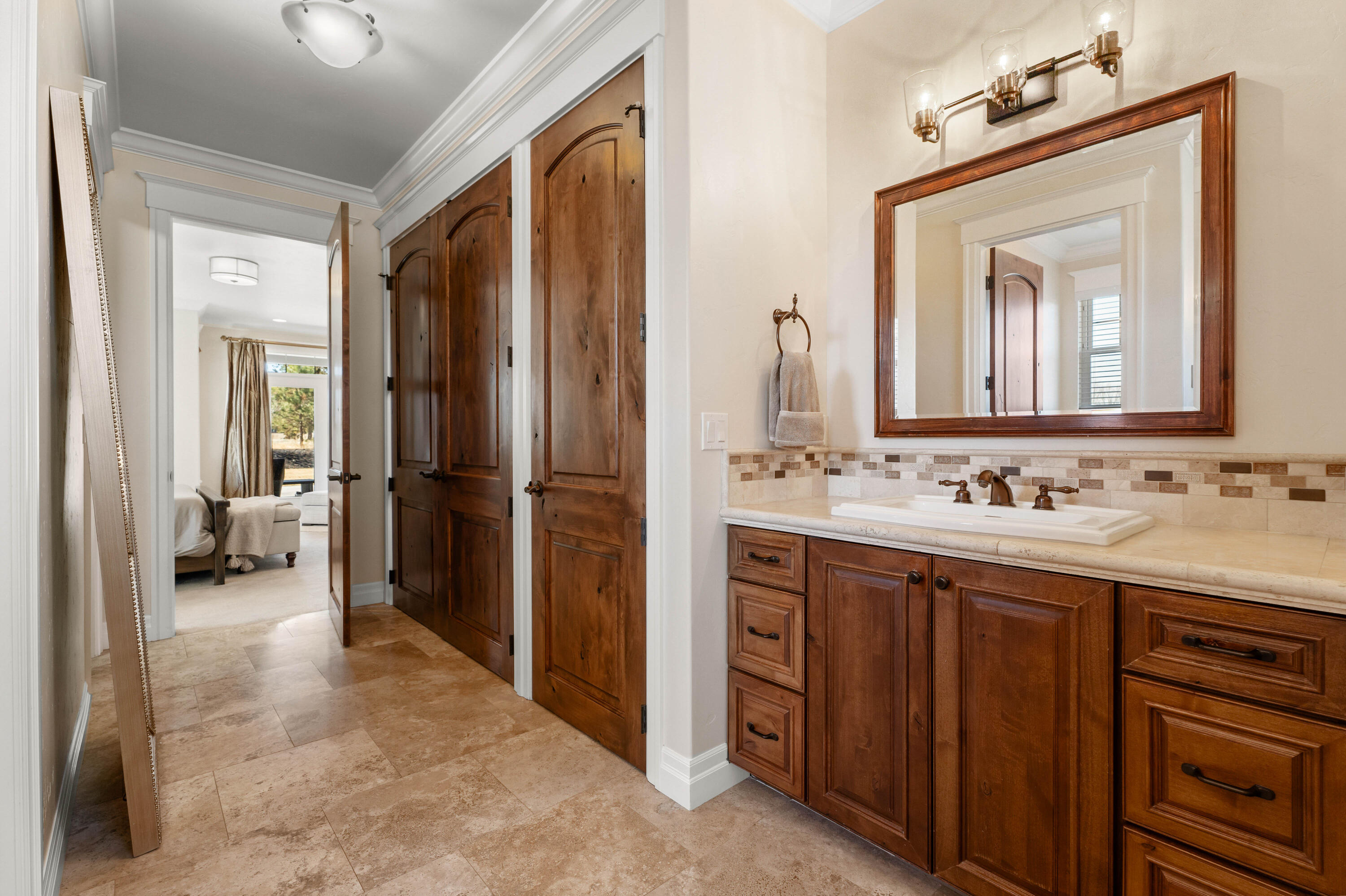 64420 Bailey Road Bend, OR 97703 - Photo 28 of 83 43-Bathroom