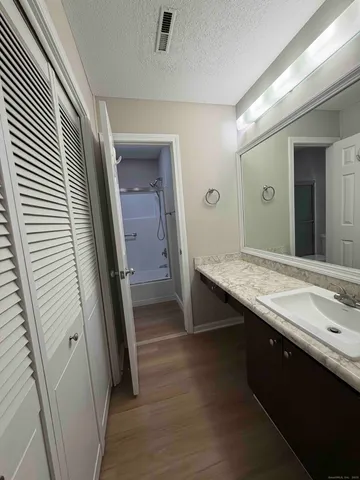 $2,800 | 6 Tunxis Village, Unit 6, Farmington, CT 06032