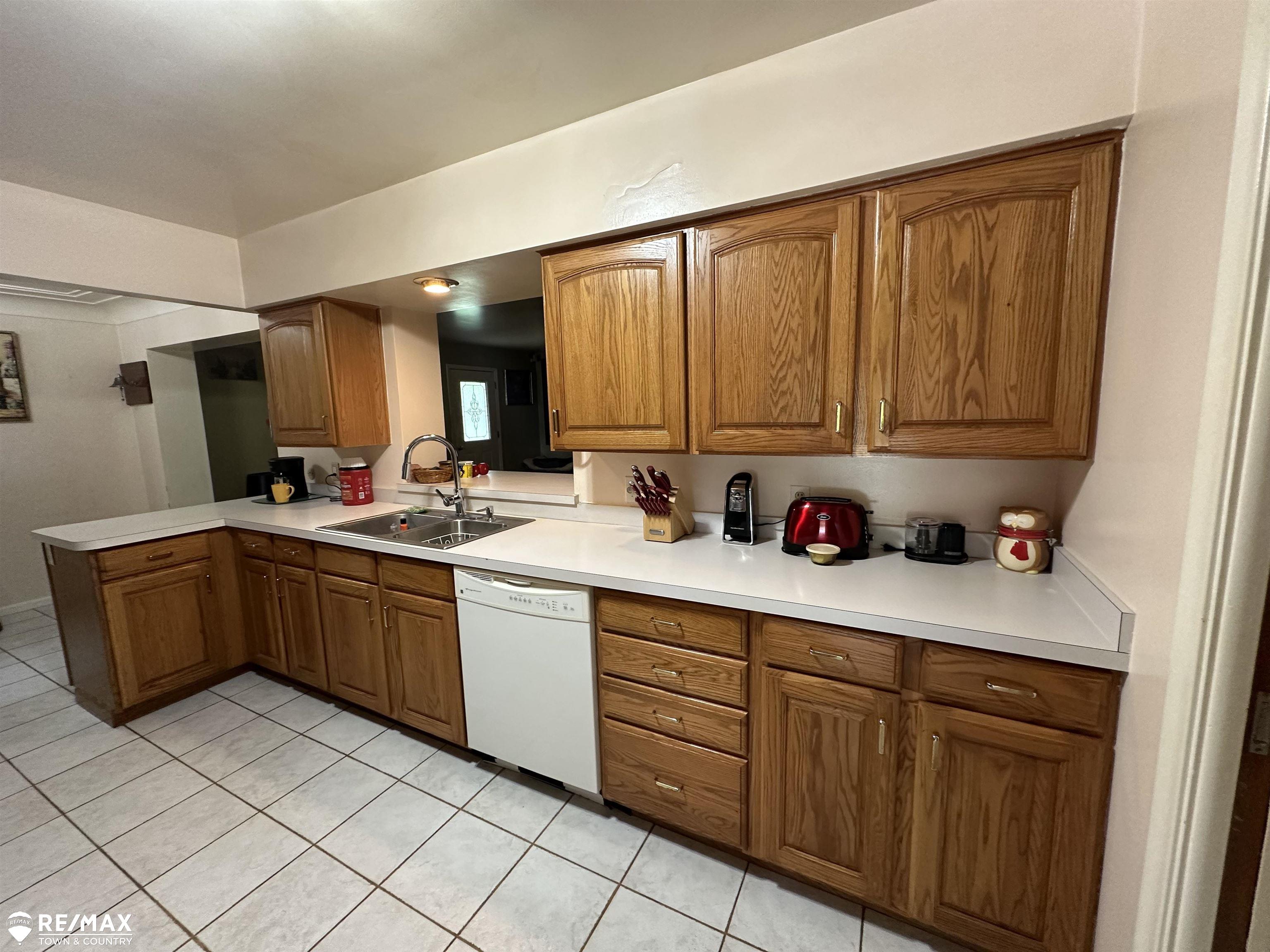 5380 Flushing Road Flushing, MI 48433 - Photo 3 of 43