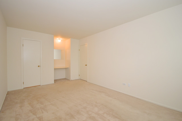 244 Inverrary Lane Deerfield, IL 60015 - Photo 8 of 17 a view of an empty room