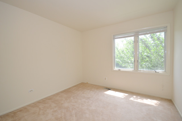 244 Inverrary Lane Deerfield, IL 60015 - Photo 10 of 17 an empty room with a window