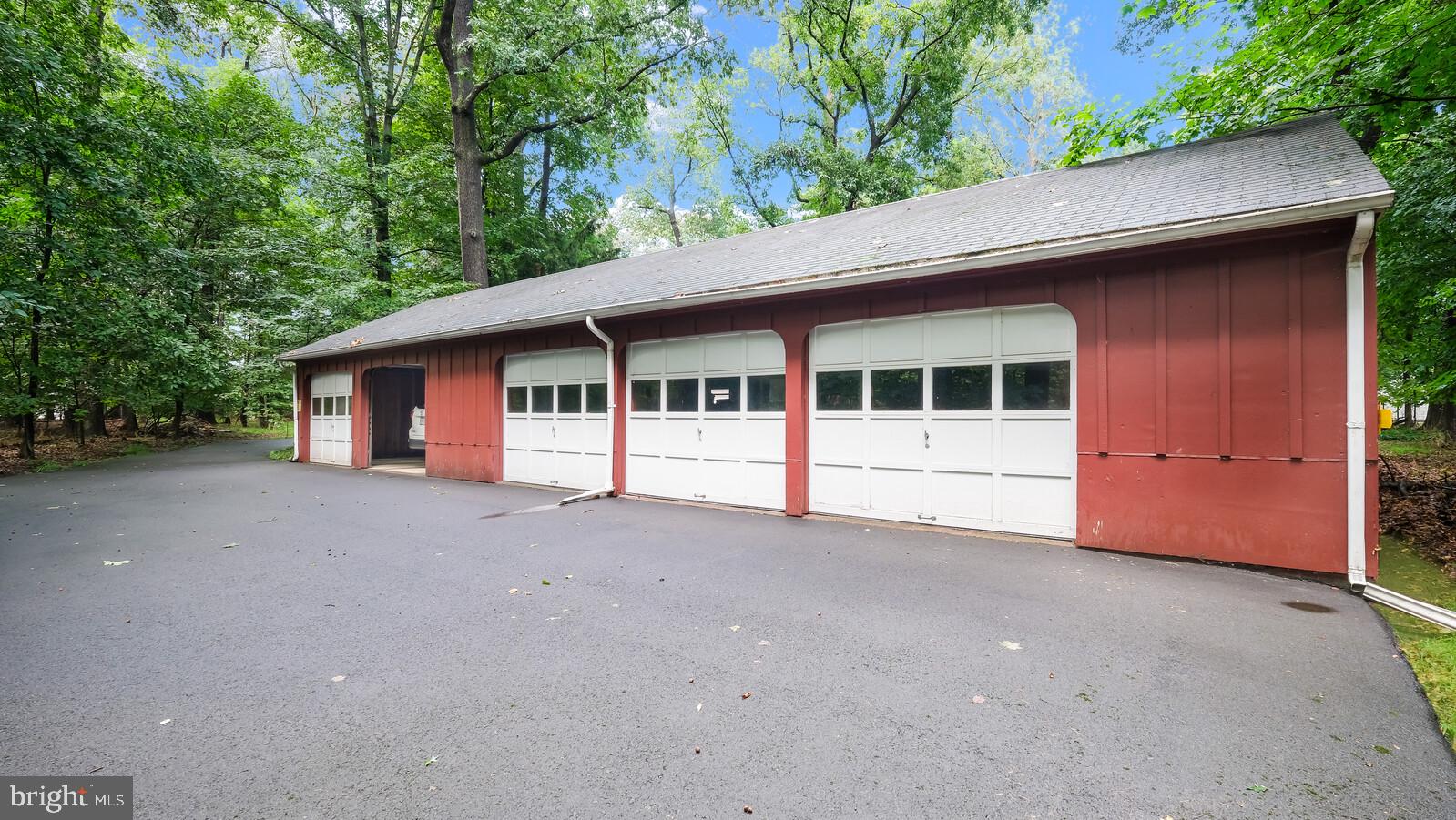 2712 Durham Road Doylestown, PA 18902 - Photo 9 of 53 5 + Car Garage plus 1 On The House