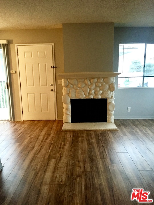 552 Spring Road, Unit 88 Moorpark, CA 93021 - Photo 3 of 9