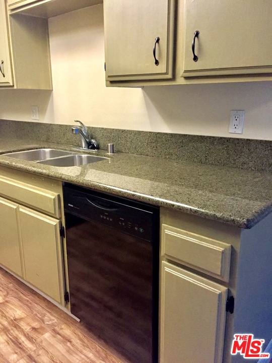 552 Spring Road, Unit 88 Moorpark, CA 93021 - Photo 7 of 9